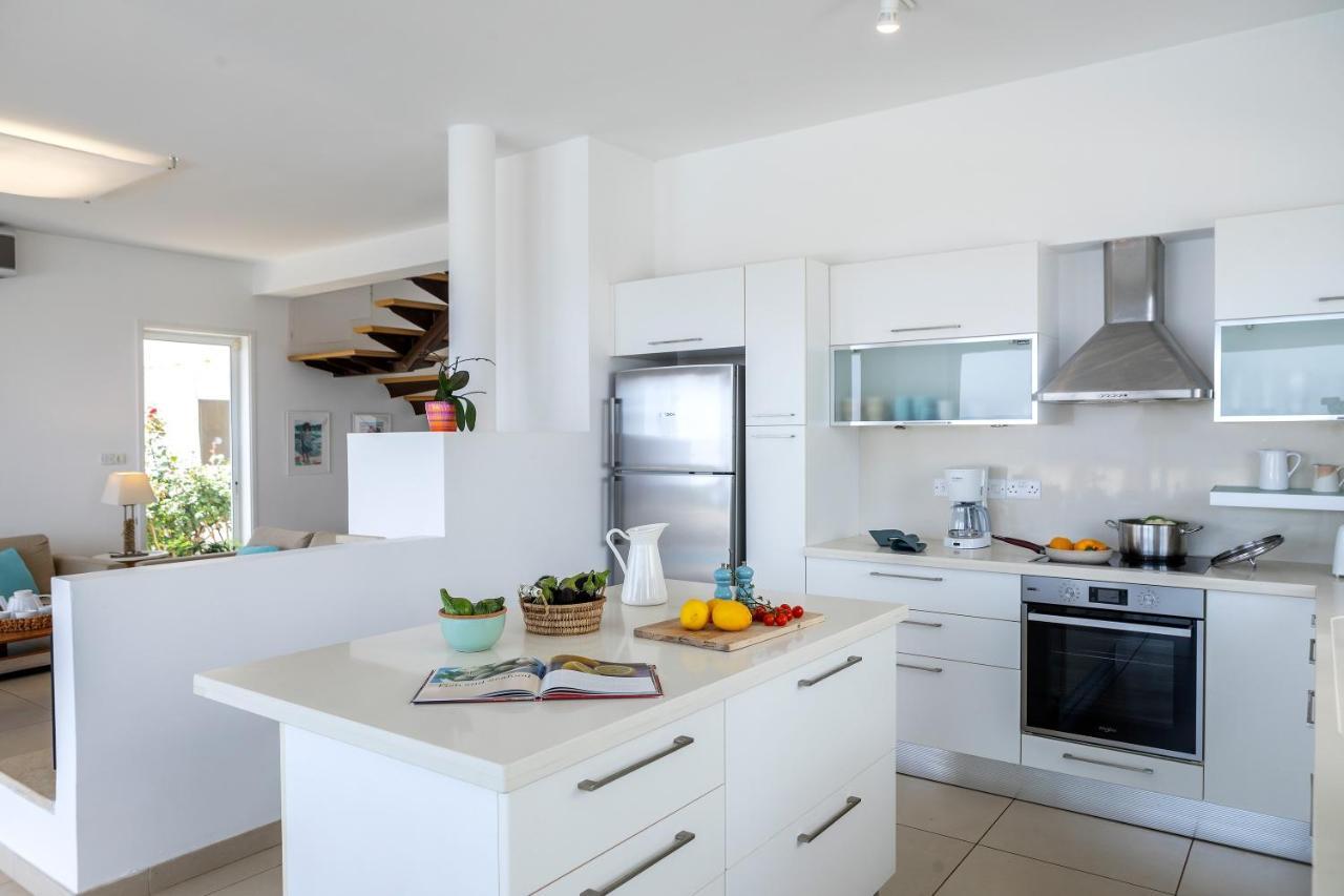 Protaras Beachfront Villa Alia Exterior foto