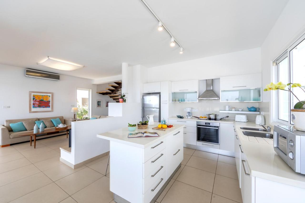 Protaras Beachfront Villa Alia Exterior foto