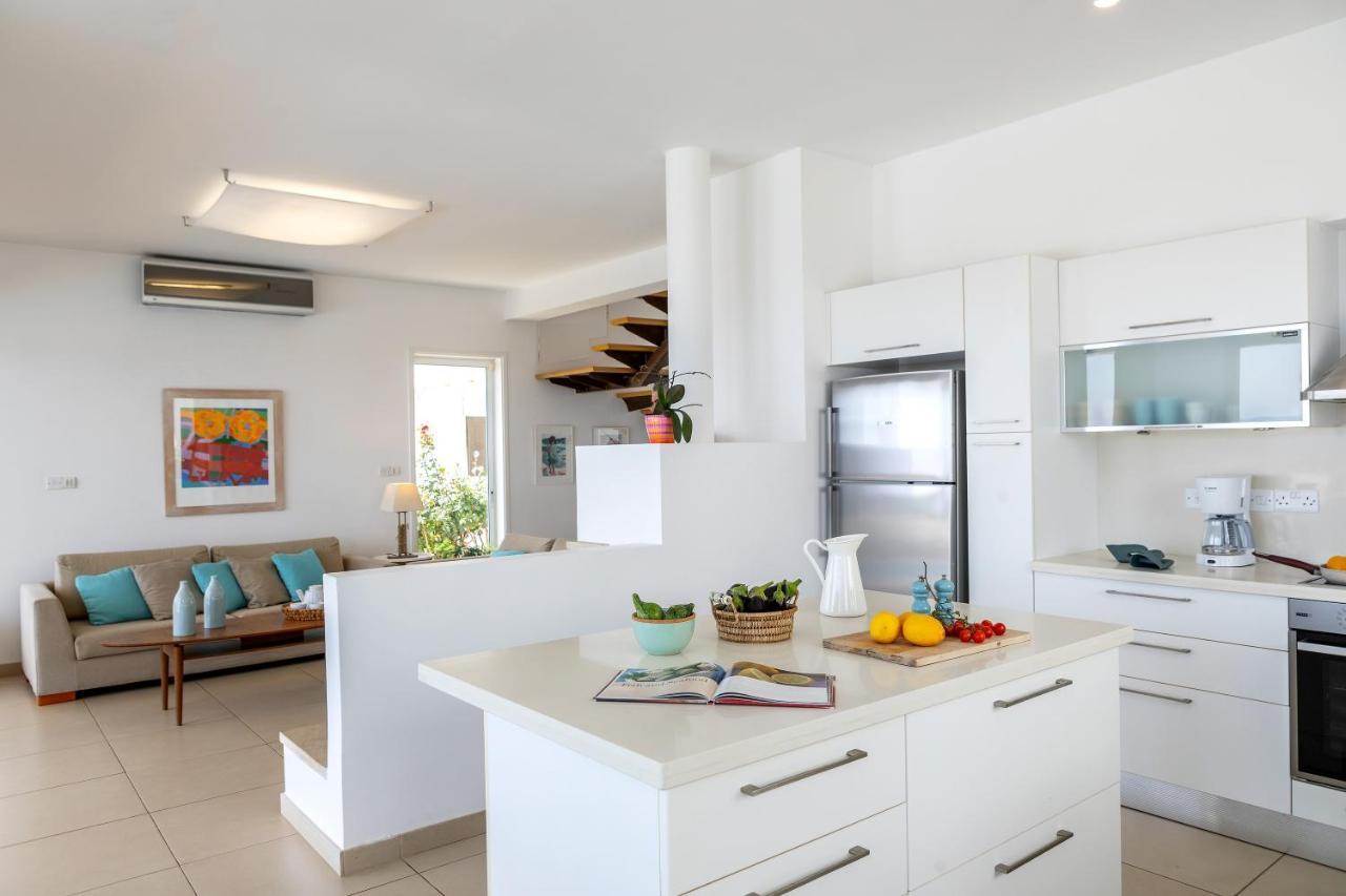 Protaras Beachfront Villa Alia Exterior foto