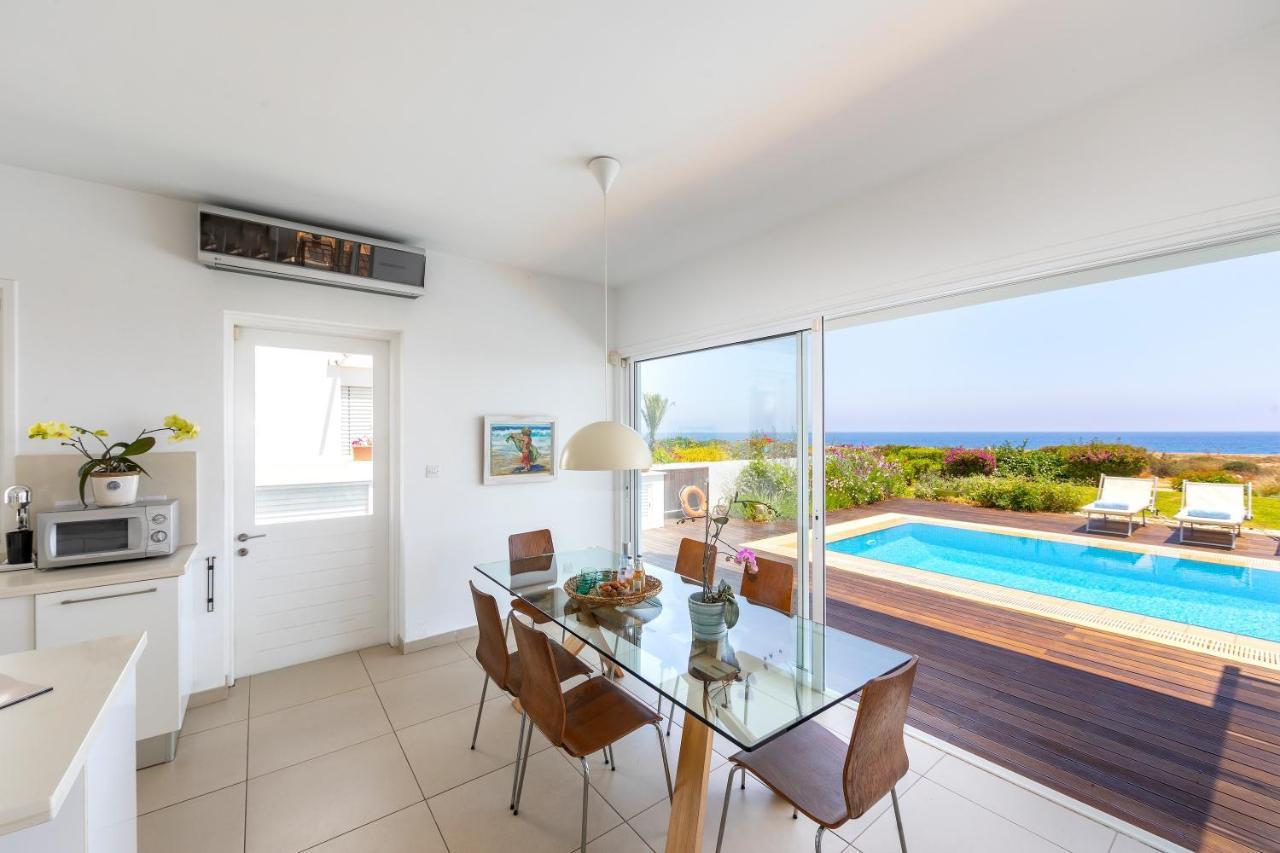 Protaras Beachfront Villa Alia Exterior foto